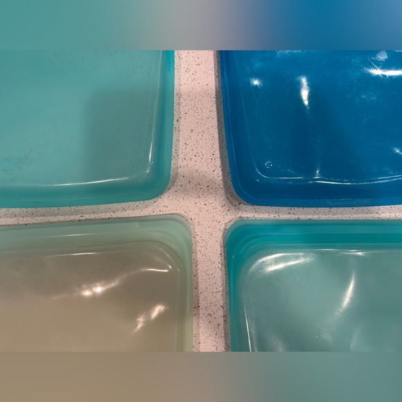 Lot four blue stasher bags, food storage - Picture 2 of 2